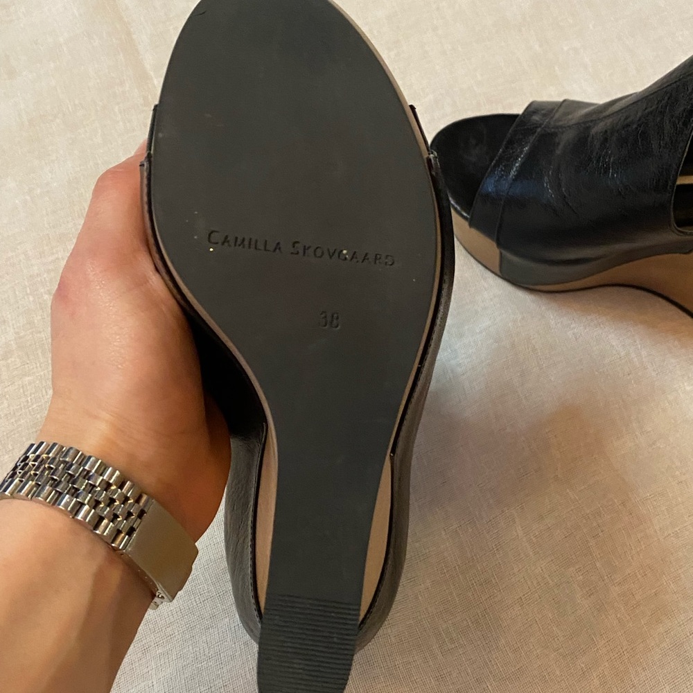Heels - Picture 4 of 5
